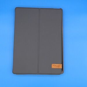 OtterBox‎ Defender Series Case for iPad Pro 11 Inch 2nd Gen Black Rotating Stand